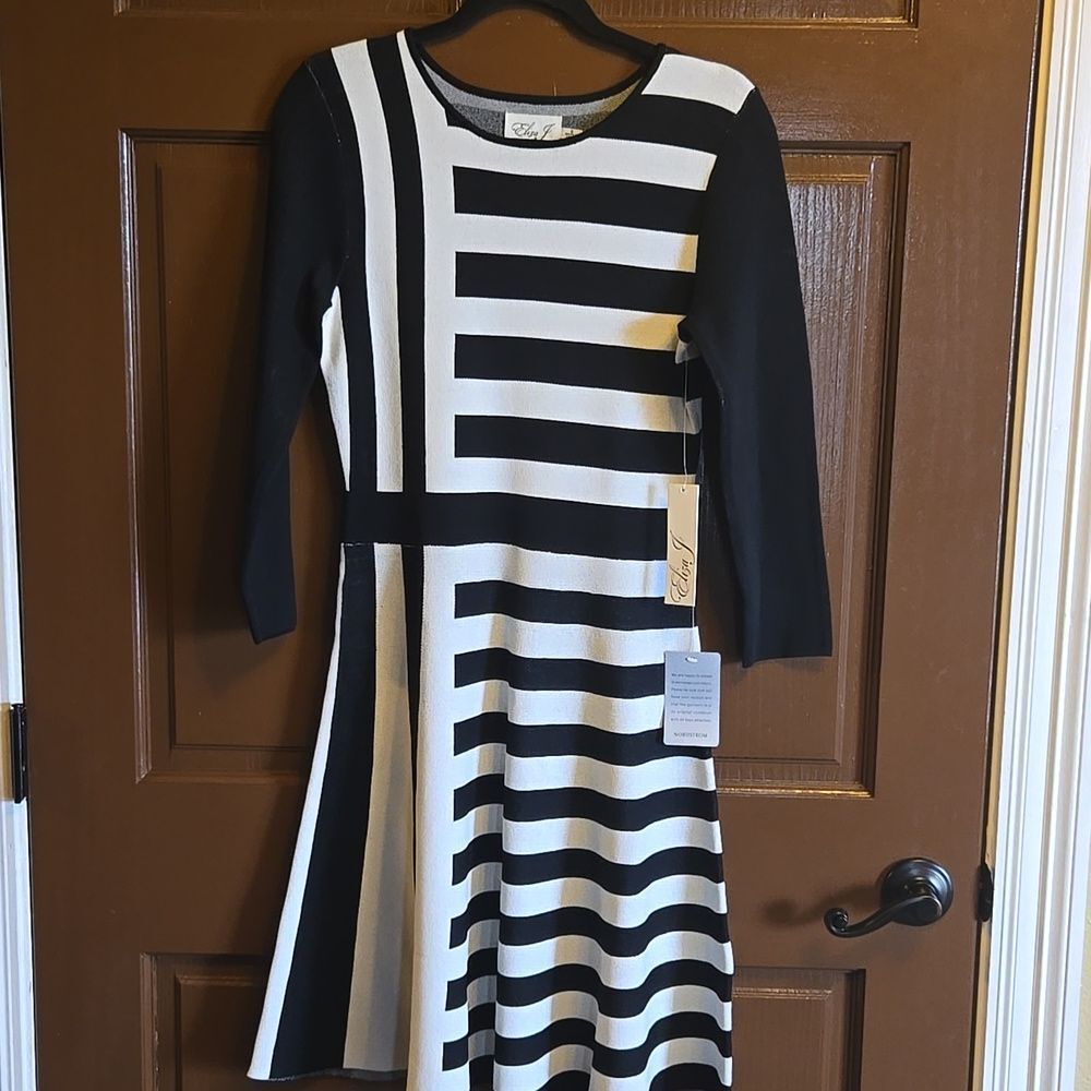 Eliza J-Blk/white striped 3/4 sleeved Fit n flare knit dress Sz S NWT.
